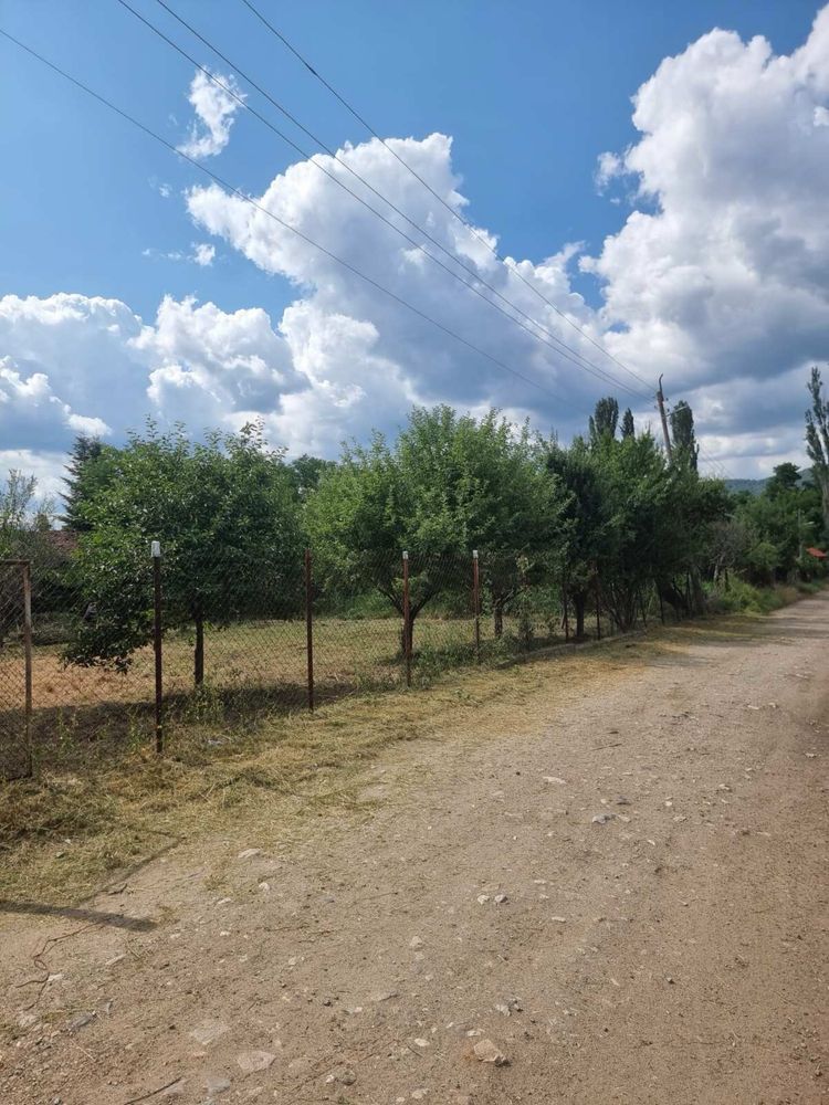 Продавам парцел 720 кв.м.