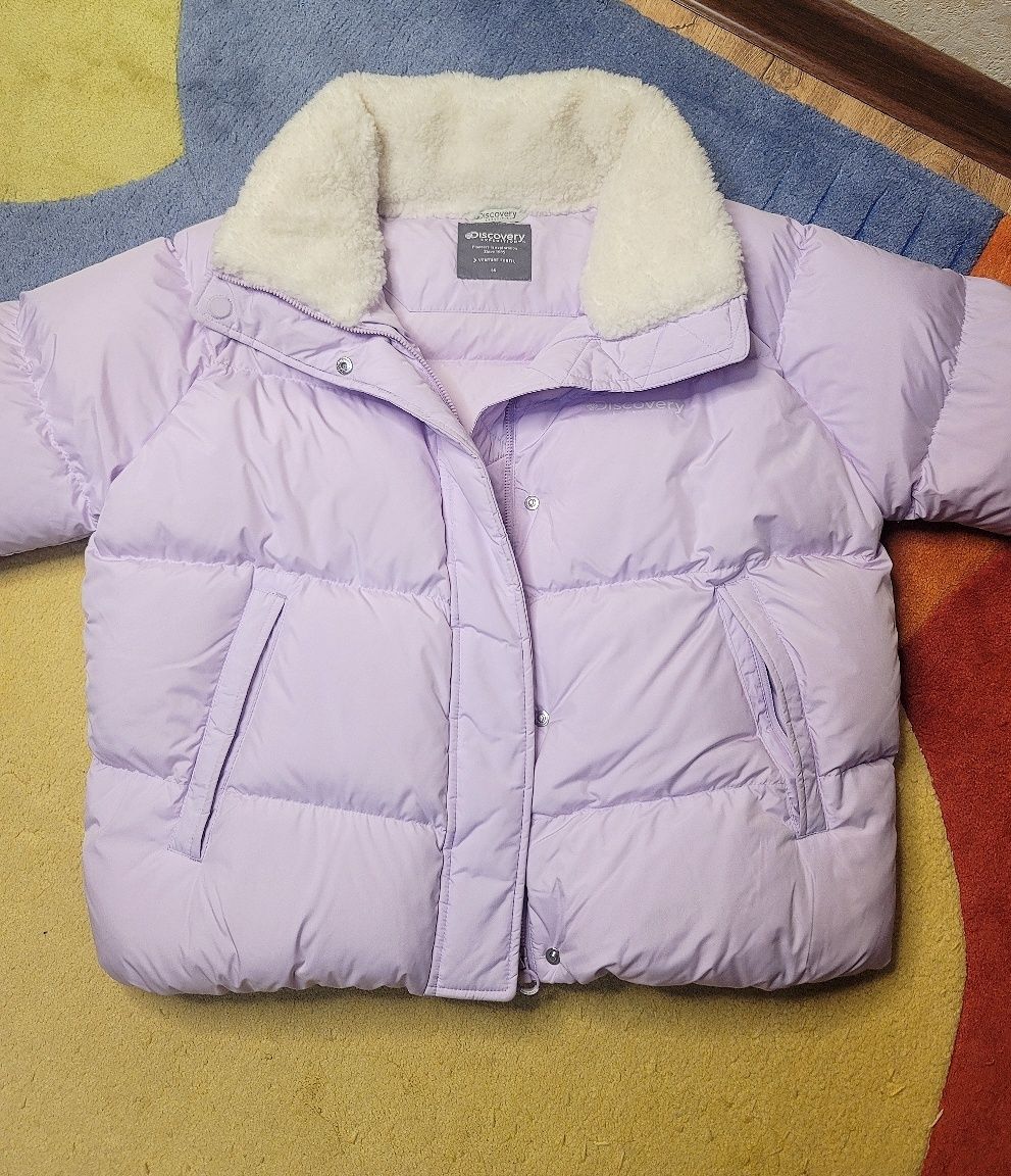 Продается брендовая зимняя куртка для девочек.