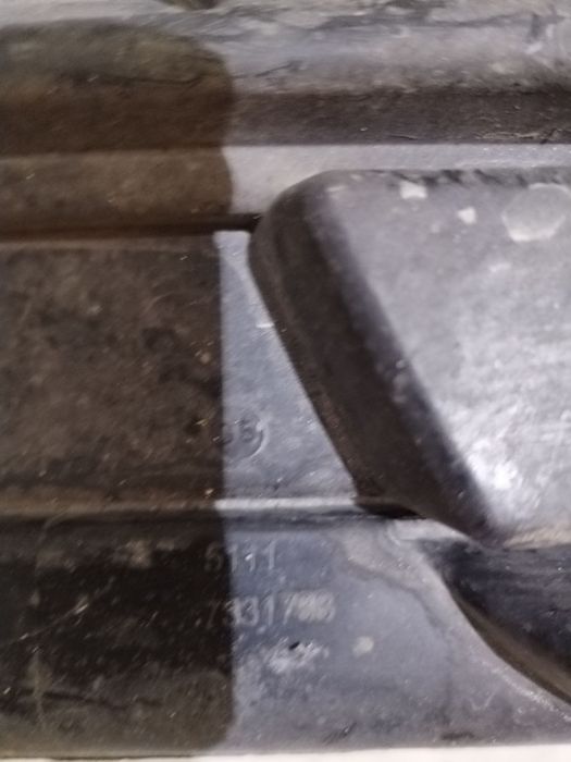 Grila stanga bara fata, BMW Seria 5, F10, F11, facelift, 2013, 2014, 2015, 2016, cod origine OE 51117331733.