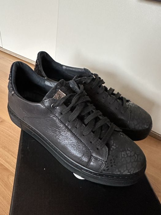 Дамски черни кецове Muvid