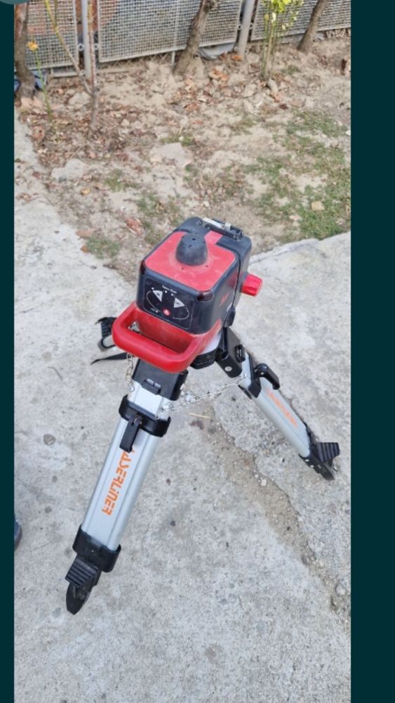 Vând laser leica roteo 20hv în stare perfecta de funcționare