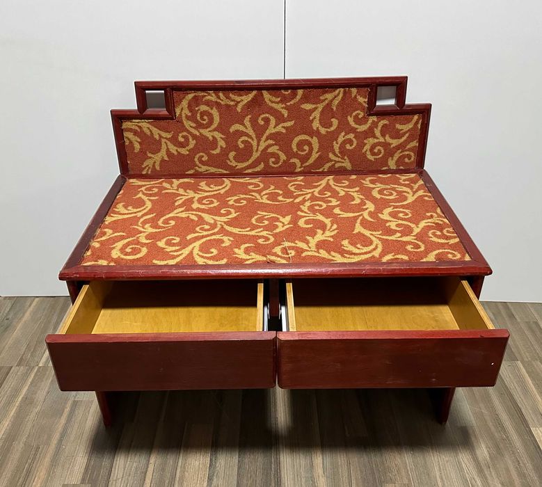 2 buc Bancuta cu spatar si sezut tapitate; Dulapior cu 2 sertare