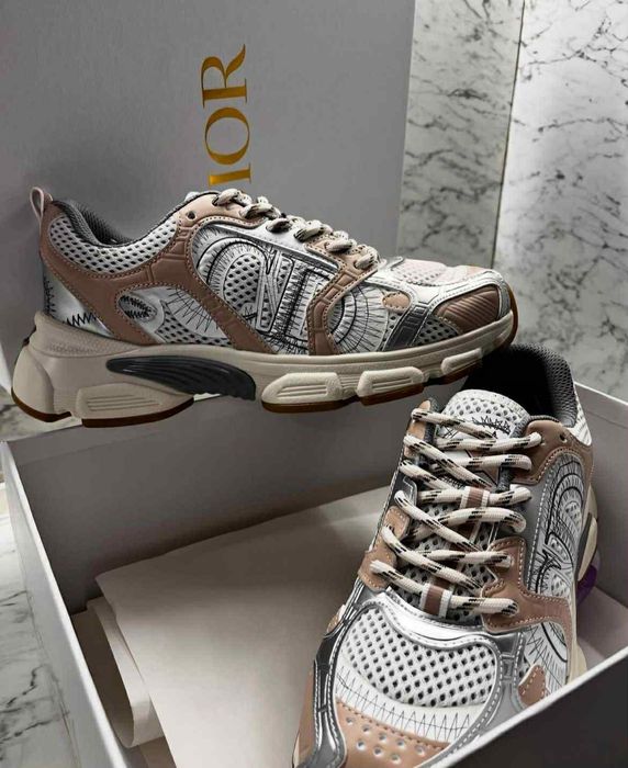 Дамски кожени обувки Dior,страхотно бижу