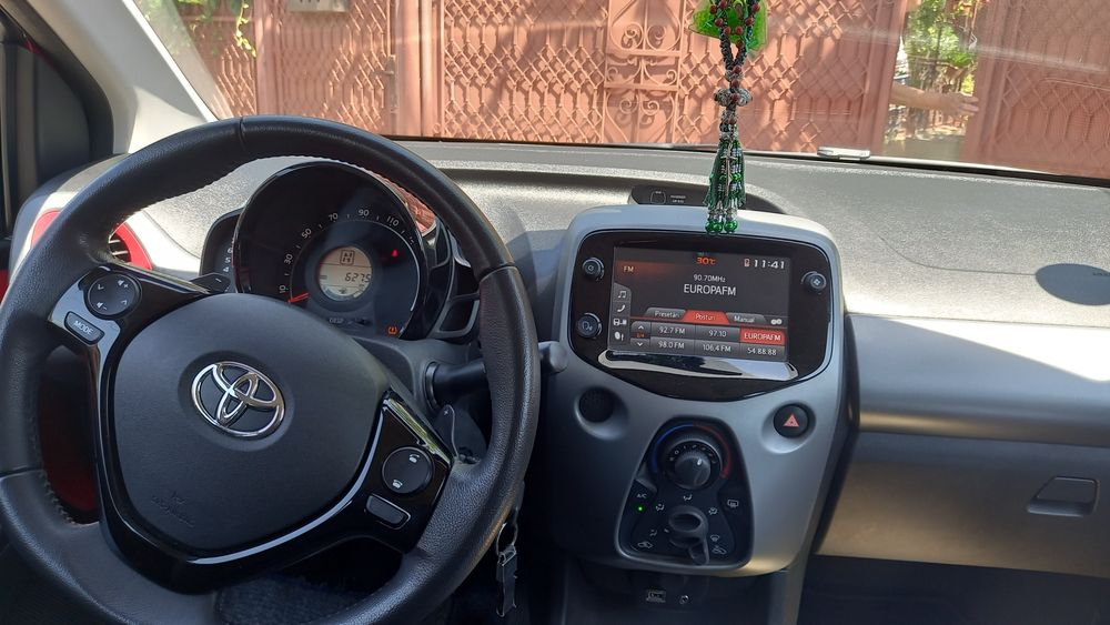 Vand Toyota Aygo automata,an 2020,doar 8.200 km rulati,impecabila,5usi