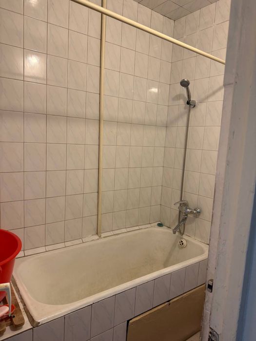 Ц-15 продается 4 комнатная квартира 2 этаж/вокруг деревья лес/92м2