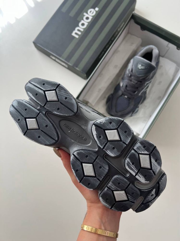 New Balance 9060 Magnet