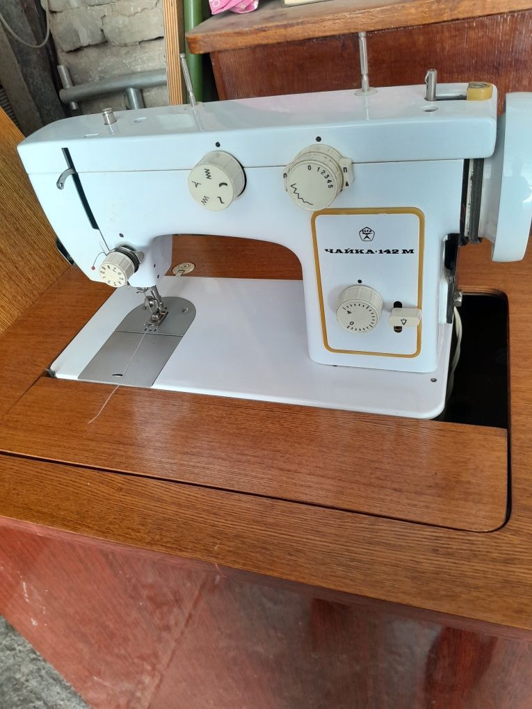 Швейная машинка педальная