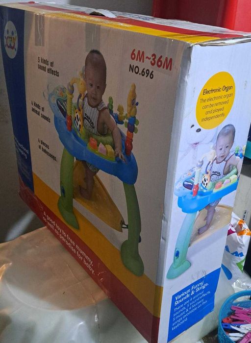 IMPECABIL-Poate fi facut CADOU, Centru de activități cu trambulina