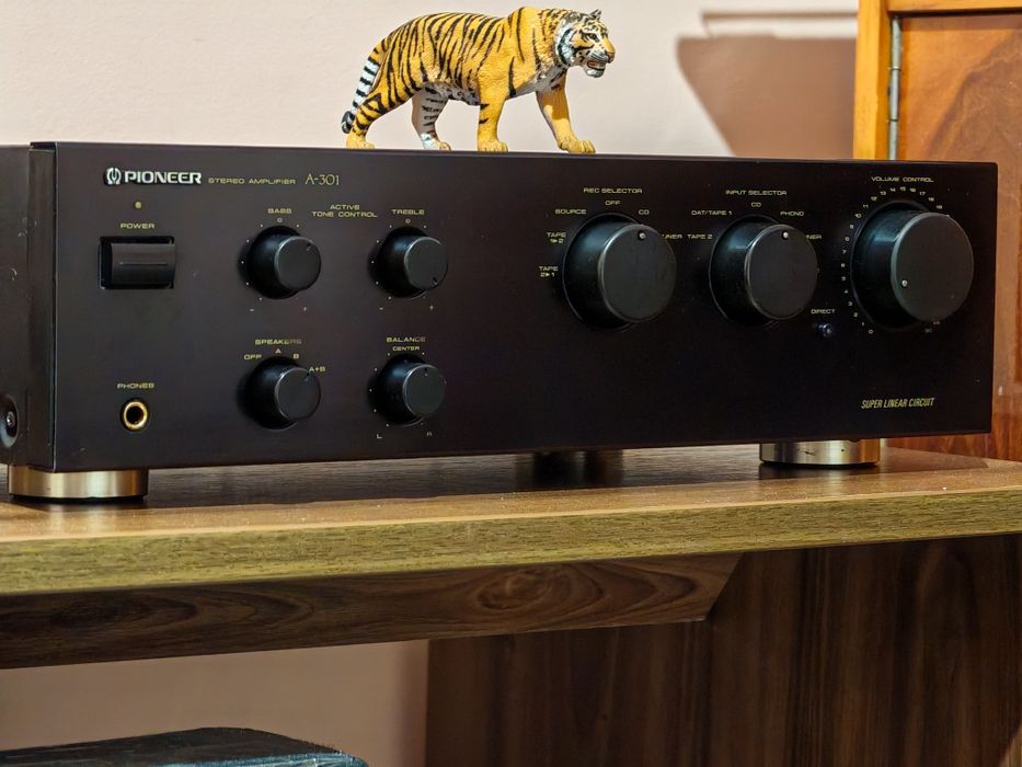 Pioneer A-301. Calitate si putere. Impecabil. Preț fix !