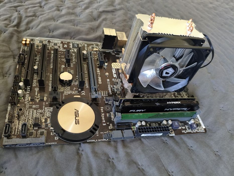 Процесор I7 4790k, дънна платка ASUS H97-PRO, RAM 16 GB DDR3 1600MHZ