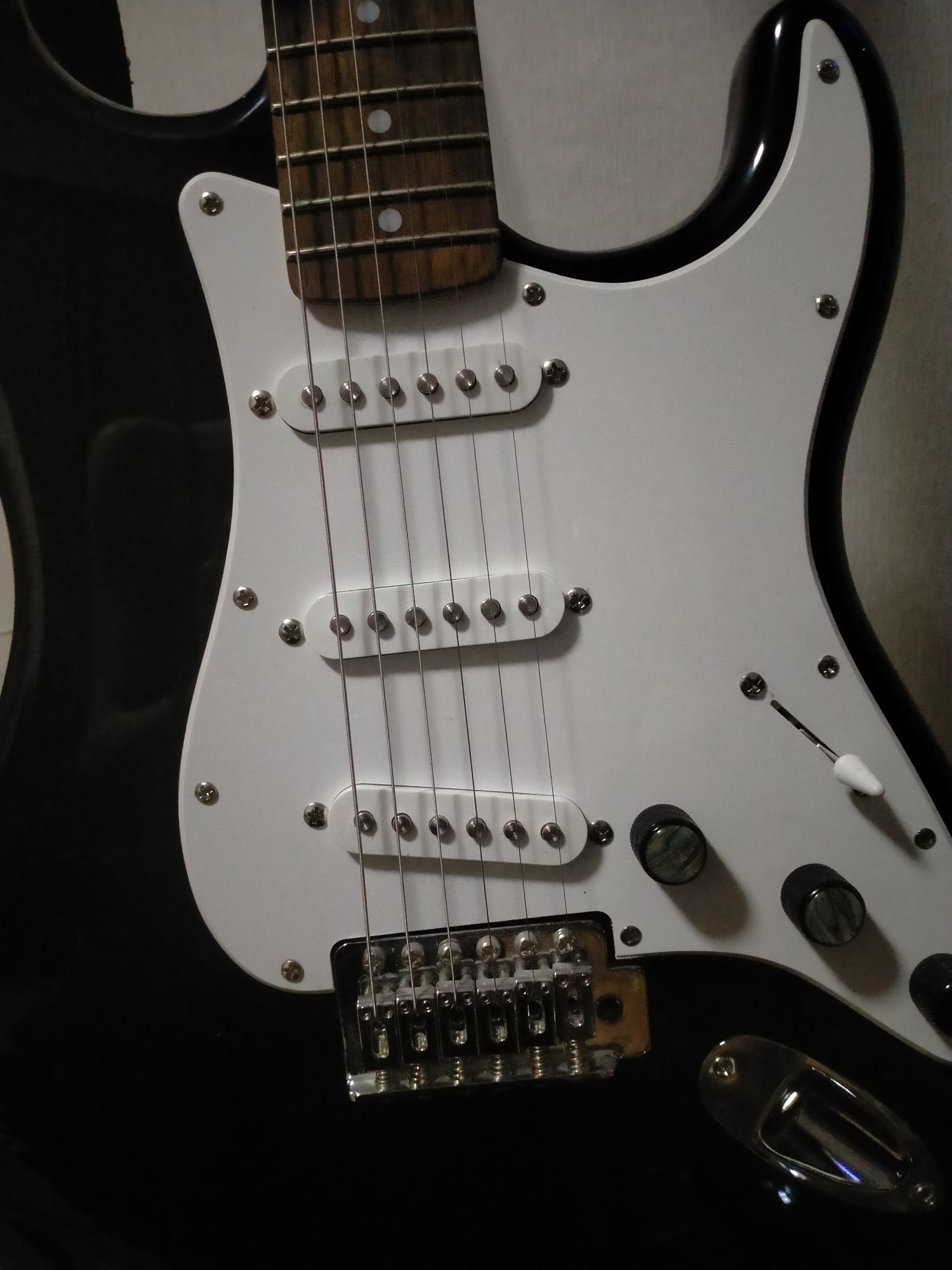 Электрогитара Fender Squier strat