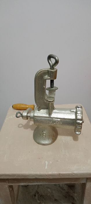 Mașină de tocat carne