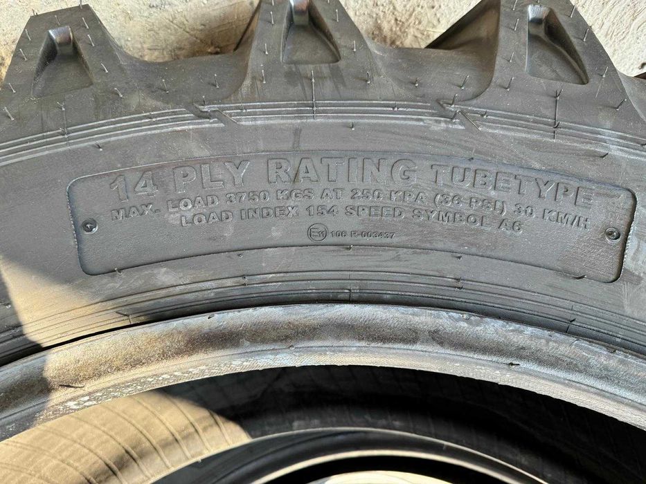 Marca OZKA cu garantie 18.4-38 cu 14 pliuri pentru tractor