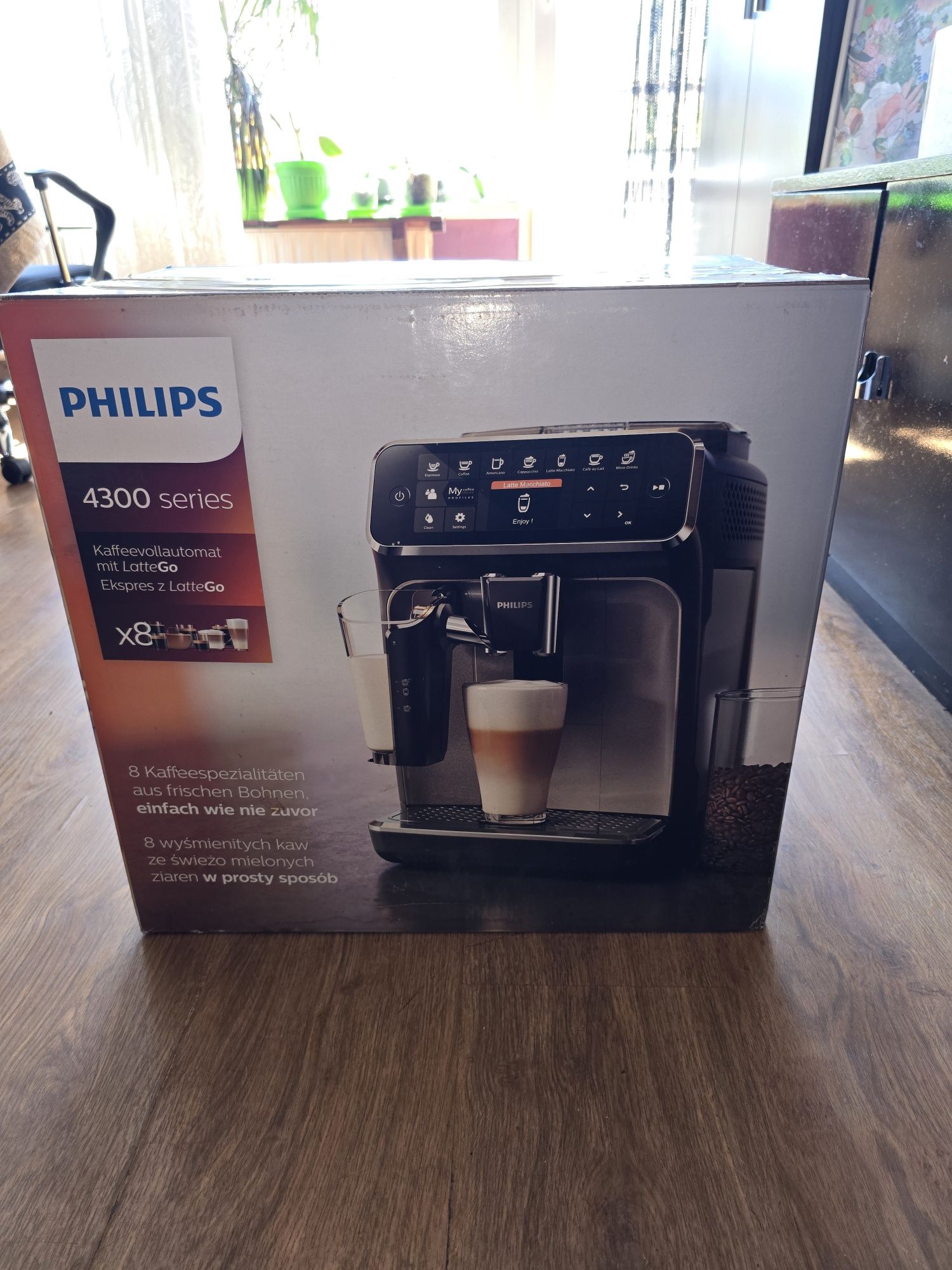 Кафеавтомат Philips Espresso with LatteGo Series 4300