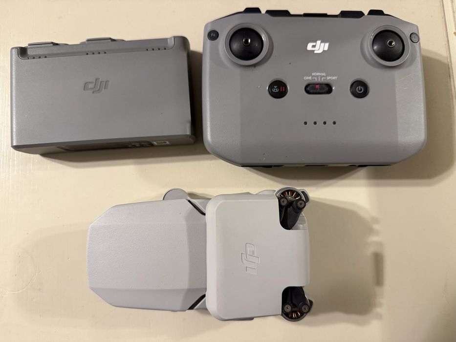 Drona DJI Mini 2 Fly More Combo