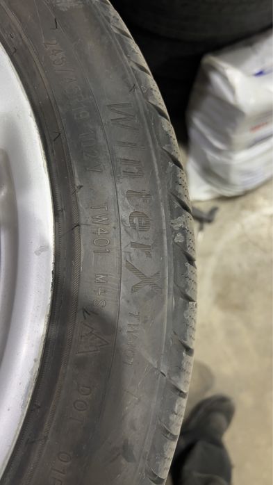 Комплект зимних шин triangle