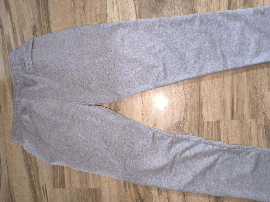Pantaloni Nike gri