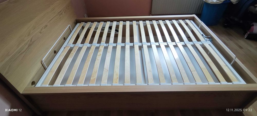 Malm 140х200 ,легло с повдигащ механизъм и матрак.