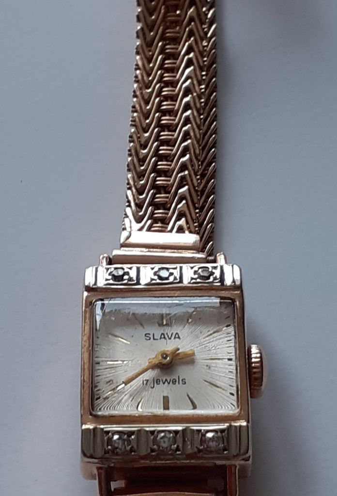 Златен часовник с гривна 14к