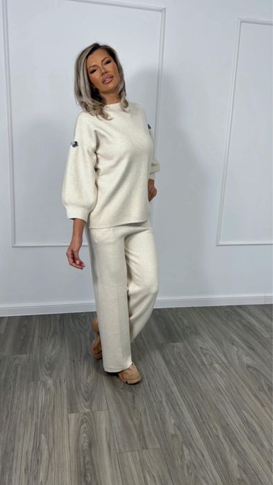 Costum casual din 2 piese pantaloni si bluza mix de lana cu tricotaj