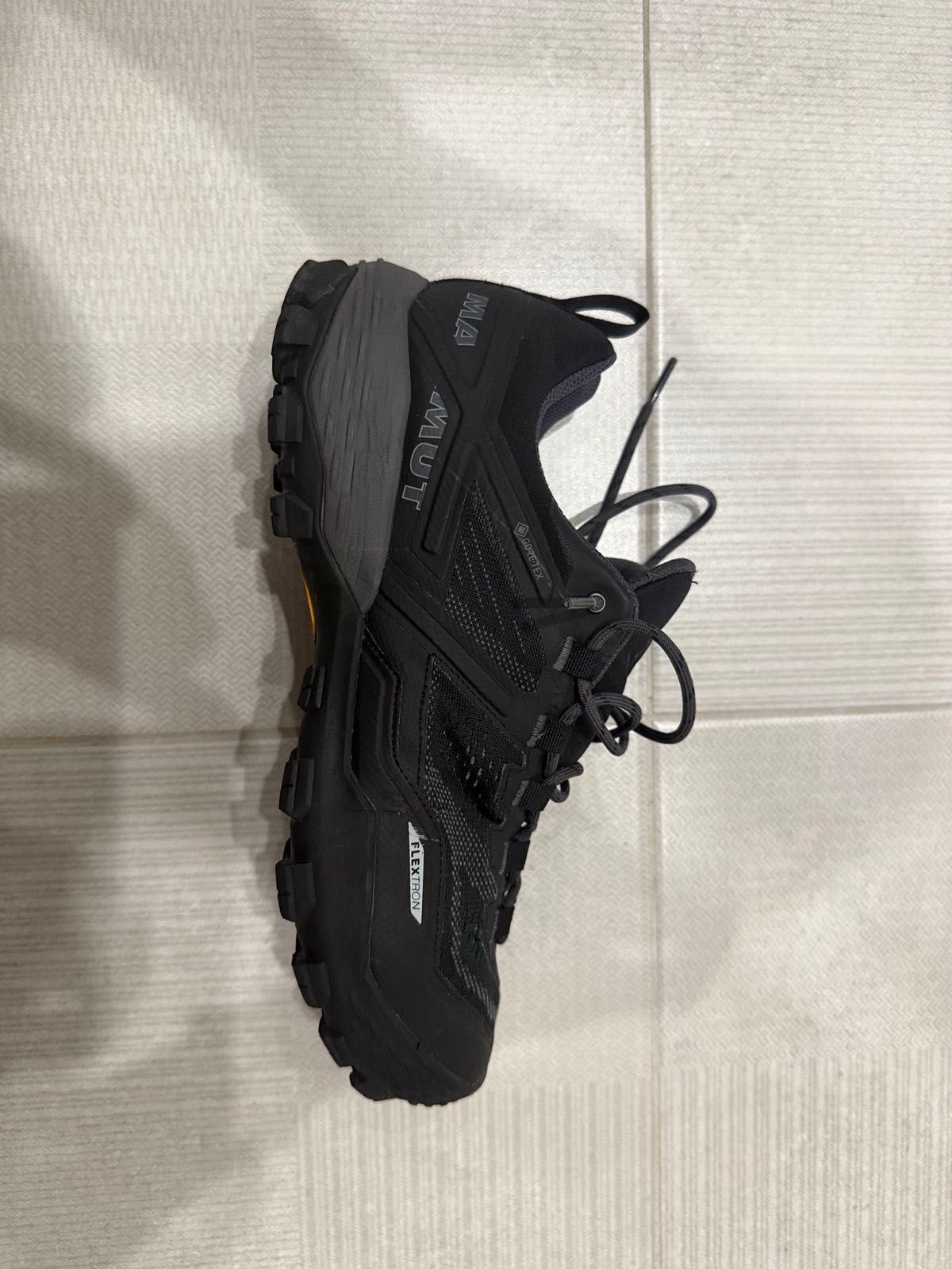 Обувки за планина Mammut Ducan Low Gortex