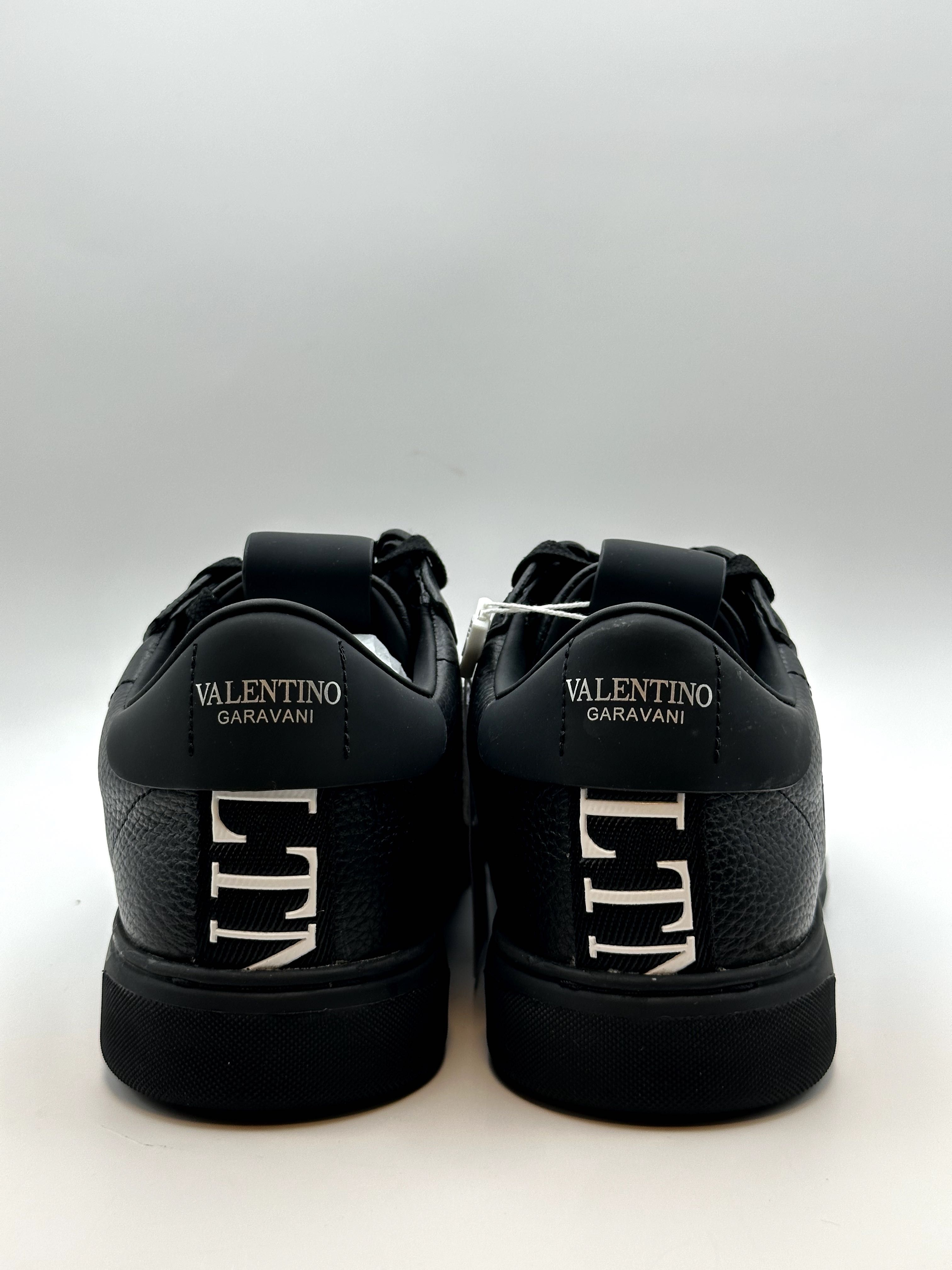 Valentino Low-Top VL7N Black