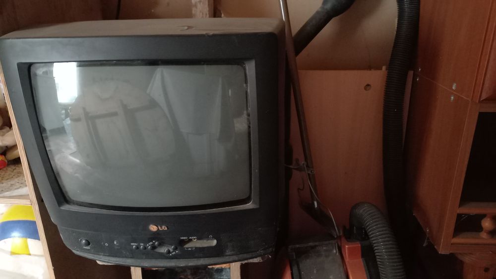 Продам цветной телевизор за 4 тыс.