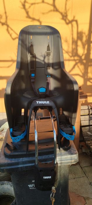Vând scaun bicicleta thule