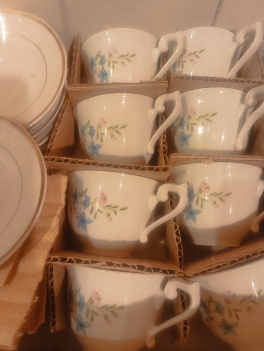 Ретро български чиний-нови