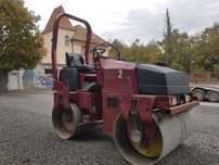 Închiriez cilindru compactor