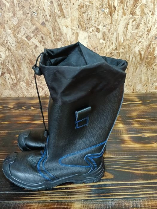 Продам спец обувь