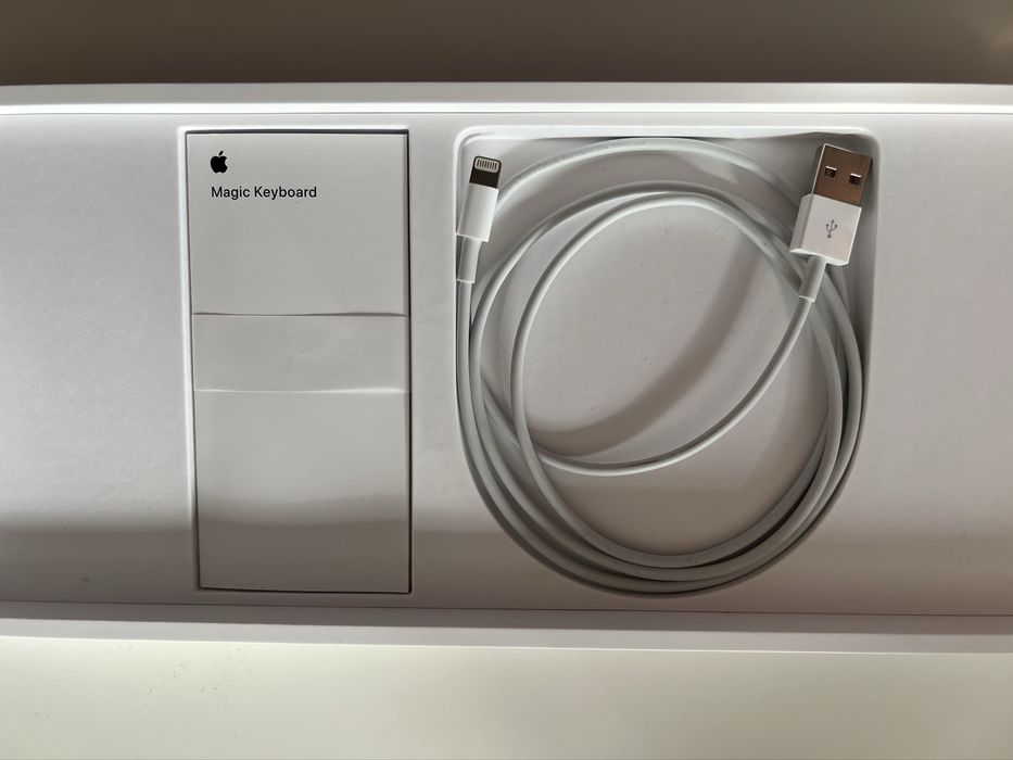 Продавам чисто нова Apple Magic Keyboard (A2450) – Бялa