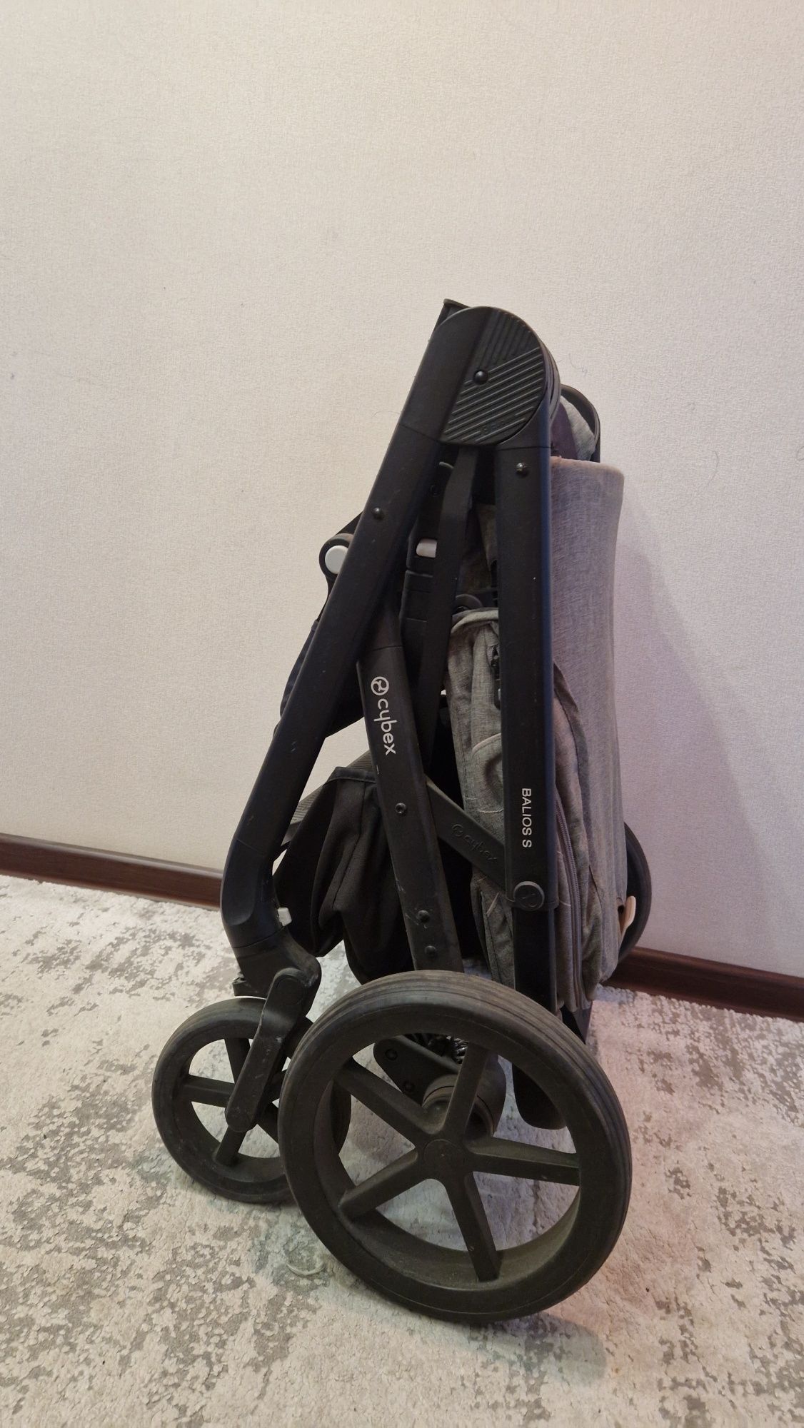 Продам коляску cybex balios s