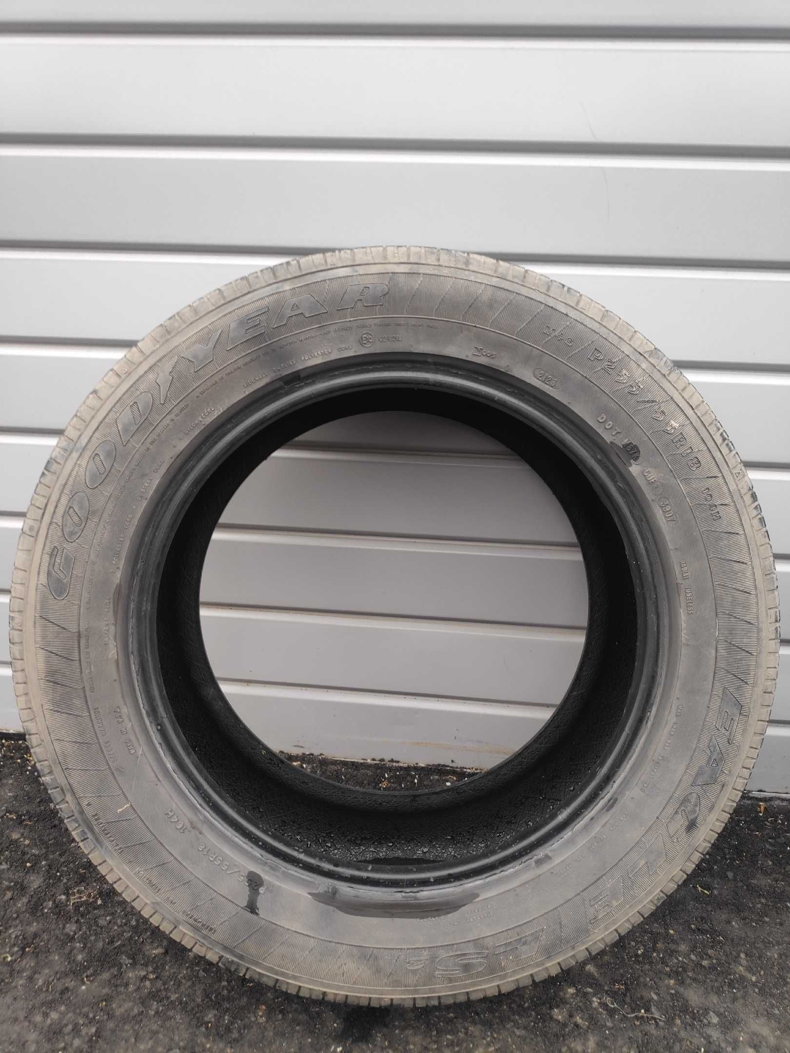 Продам все 4 шины Goodyear Eagle LS2