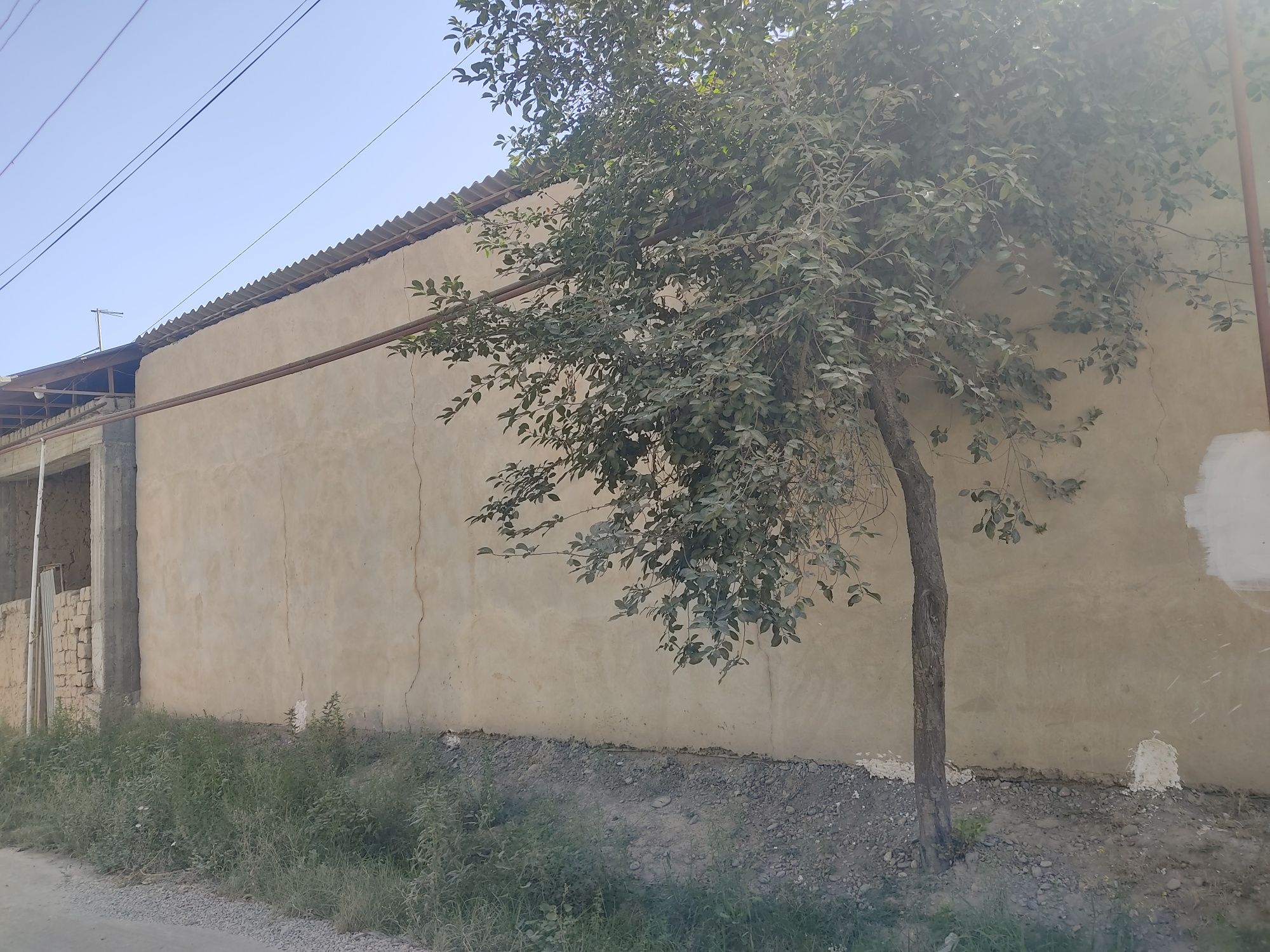 Ховли сотилади урганжи махалласида