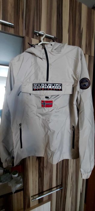 Ветровка Napapirji