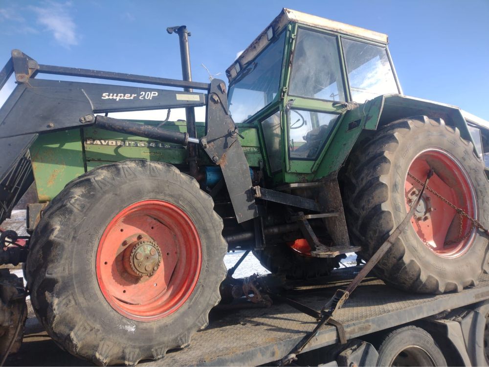 Dezmembrez Tractor Fendt 614 cu incărcator frontal