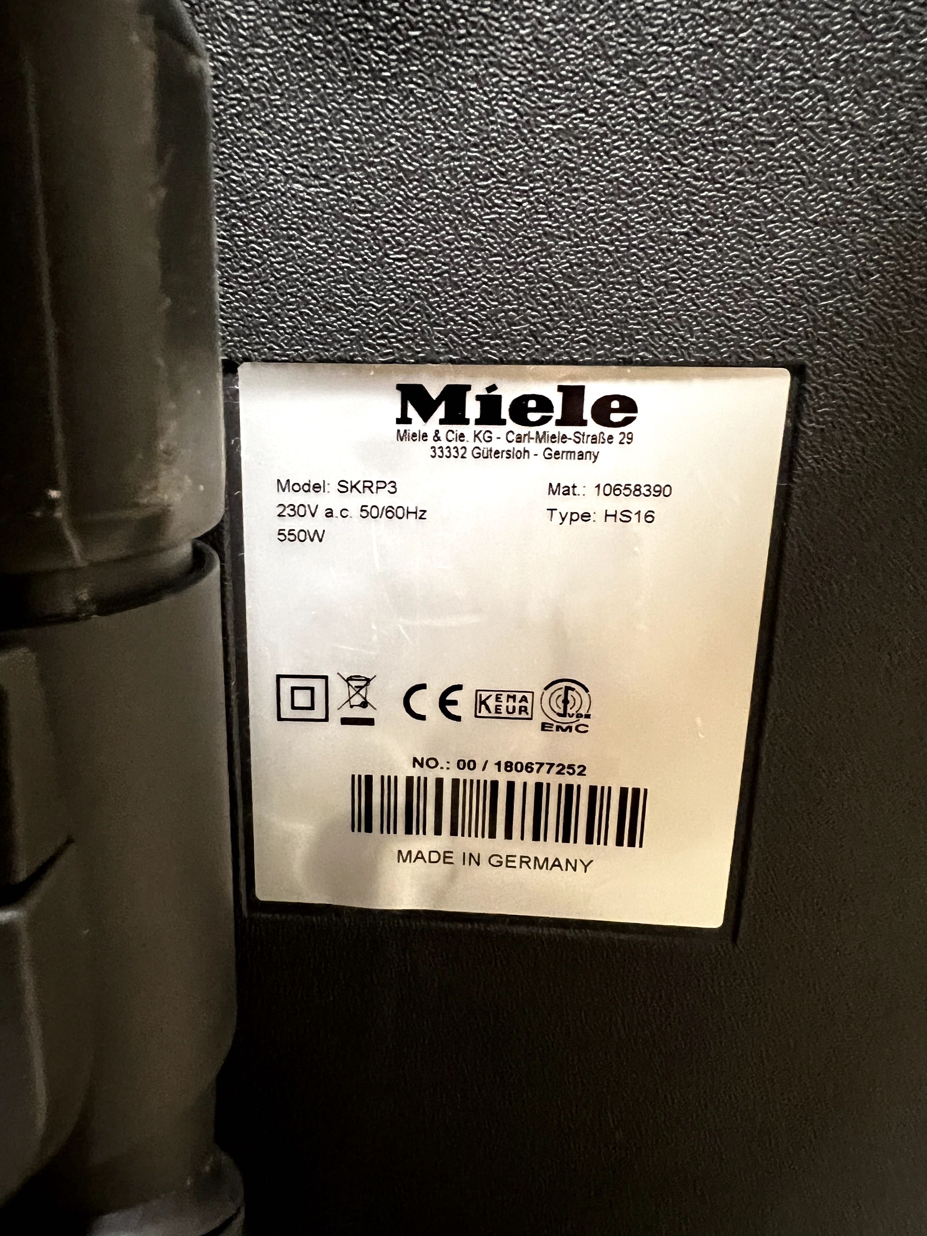 Прахосмукачка Miele Blizzard CX1