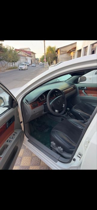 Laseti 2 poz srochni sotiladi