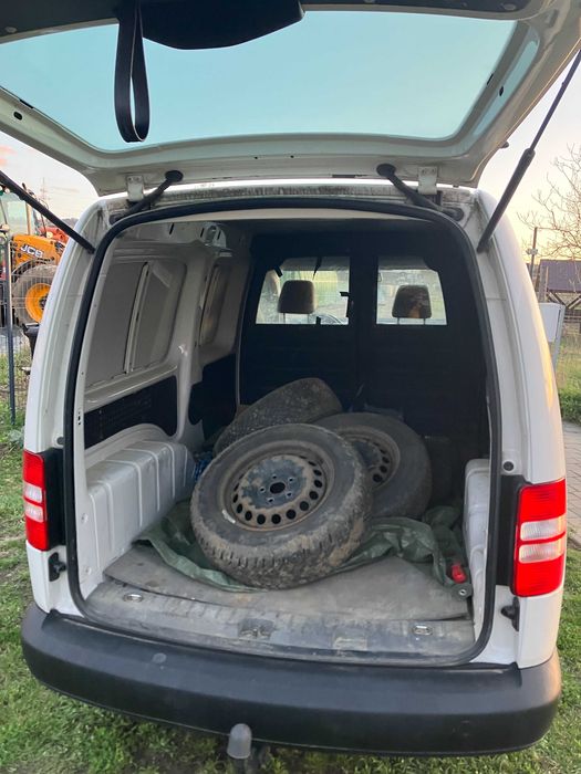 Super OFERTA -Vand vw Caddy 1,6 TDI , an -Dec.2011  3999 EURO