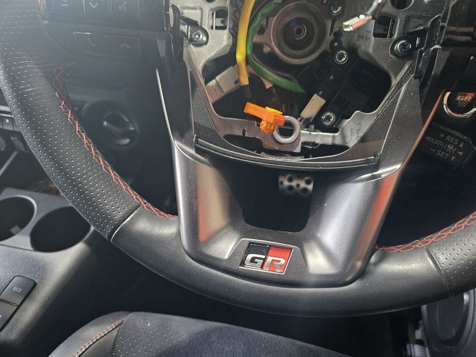 Волан с айрбег GR sport за Toyota Hilux