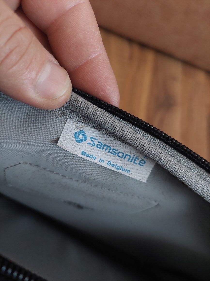 Geanta,servieta,de voiaj,de transport firma de renume Samsonite ,stare