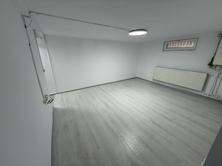 Inchiriez apartament demisol zona Doamna Ghica pretabil birou etc