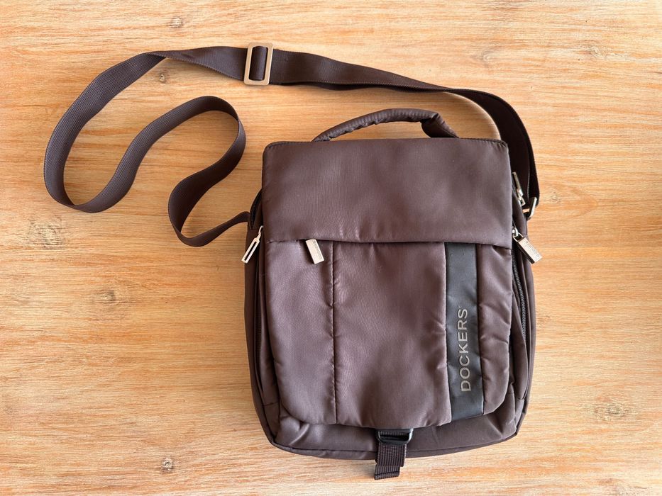 Мъжка чантичка на Dockers