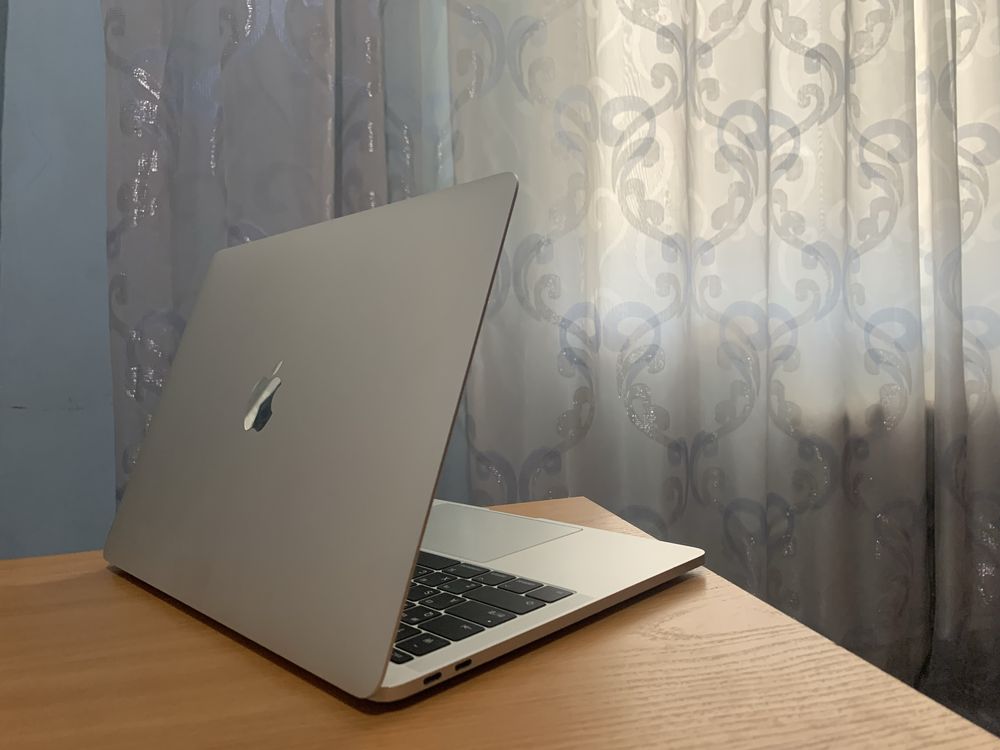 Apple macbook pro i5