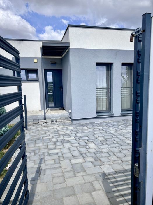 Vand locuinta tip duplex zona Metro 2