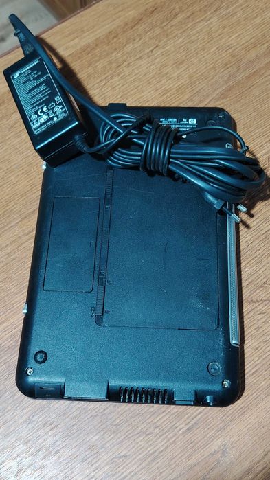 Laptop Compaq mini ,functional,cu bateria buna