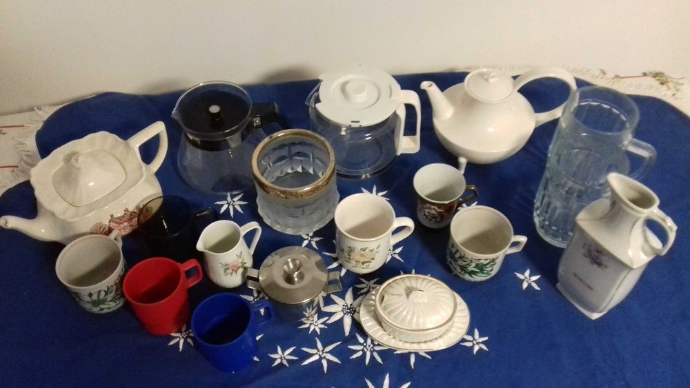 Serviciu cafea   Farfurii  Platouri