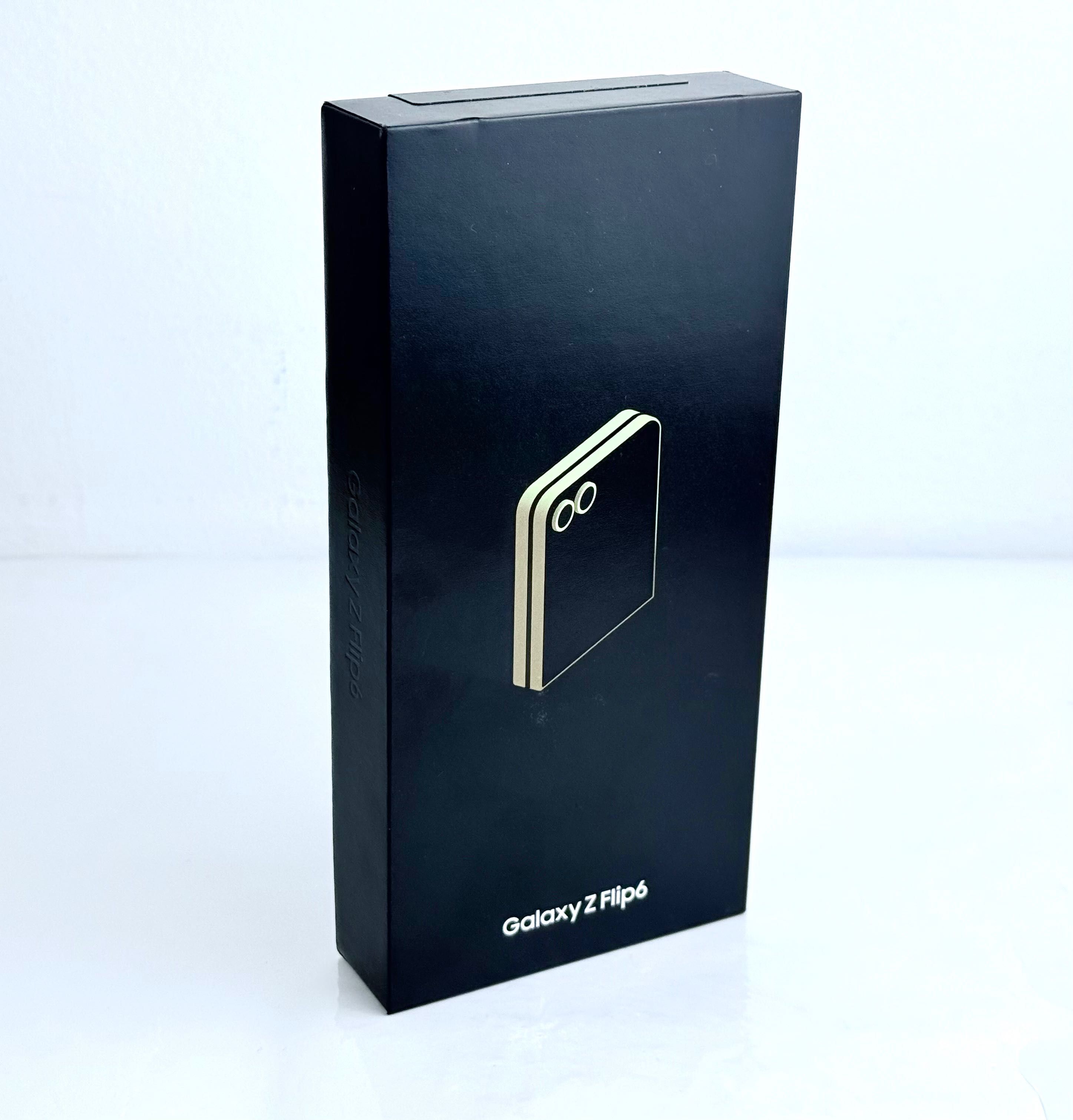 НОВ! Samsung Galaxy Z Flip 6 5G 256GB 12RAM Yellow 2г. Гаранция