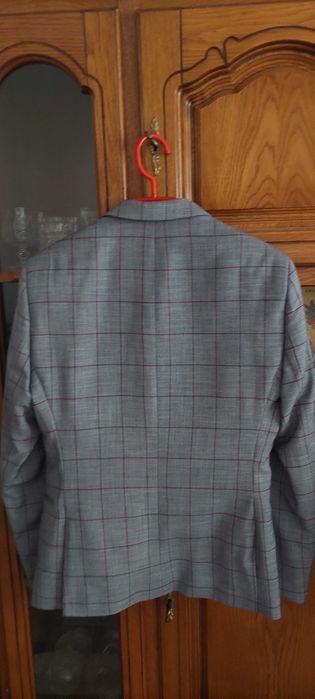 Vand Sacou Gri in Carouri Visinii cu caltuseala visinie.